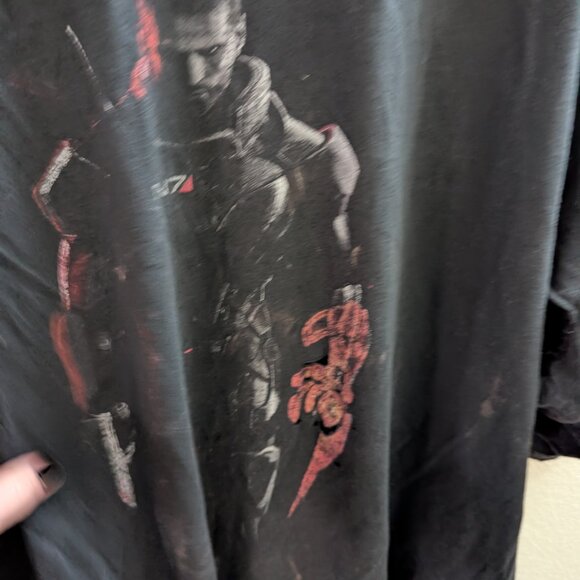 Thrashed Mass Effect t-shirt - Picture 3 of 4